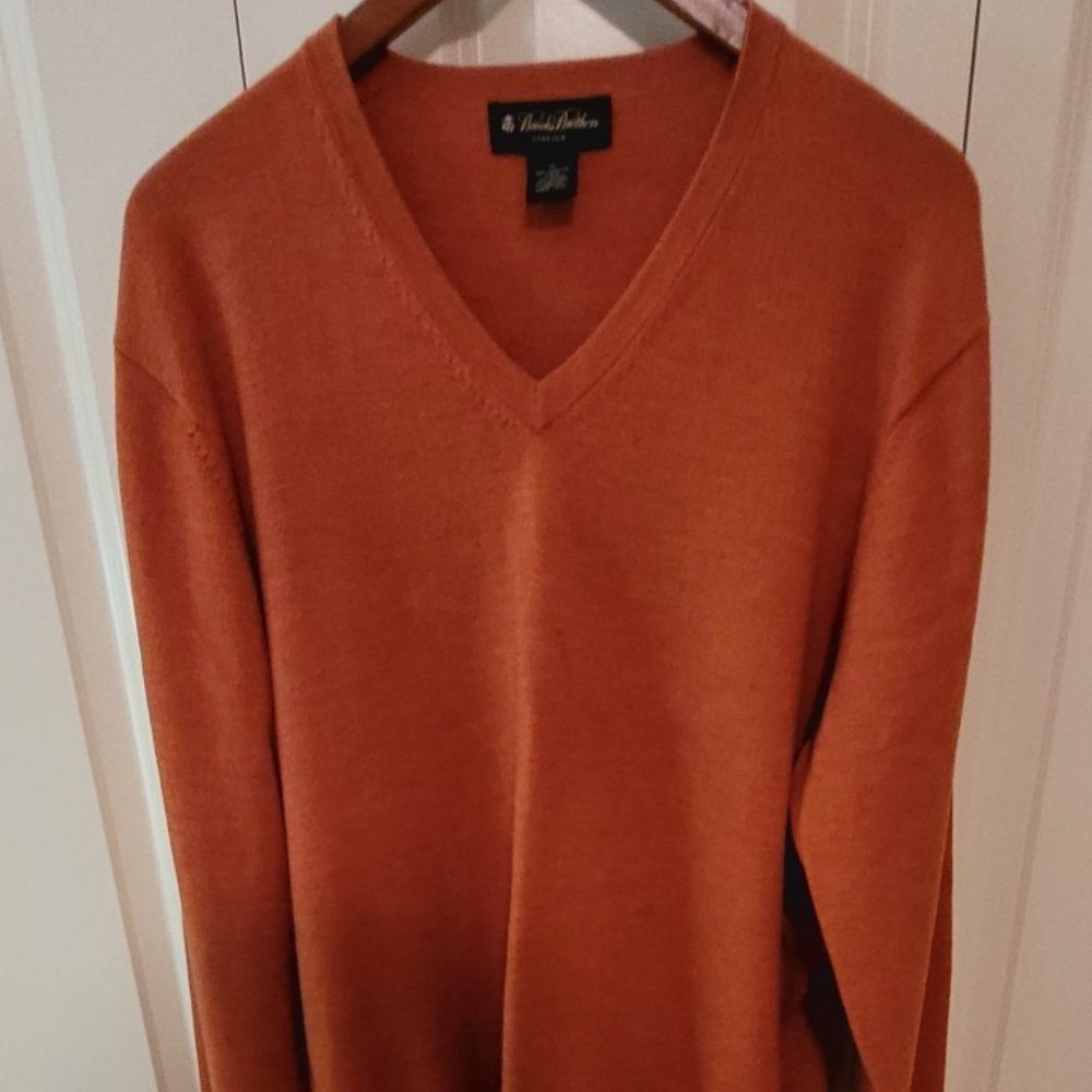 Brooks Brothers Stretch Merino V-Neck . Size XL.  NWOT
